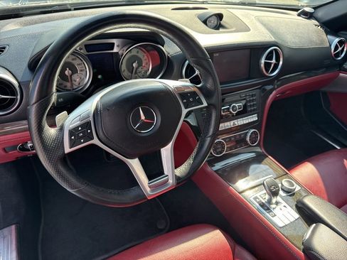 Used 2013 Mercedes-Benz SL 550 image 18