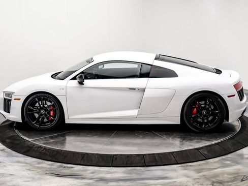 Used 2018 Audi R8 V10 image 9