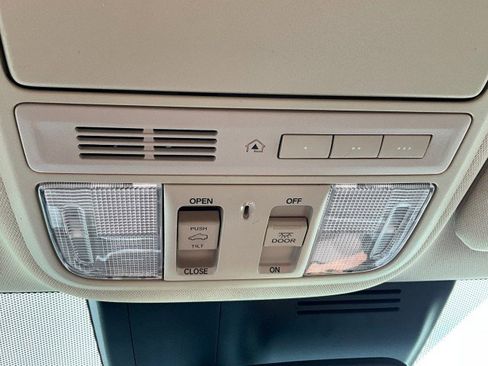 Used 2017 Honda CR-V Touring image 19