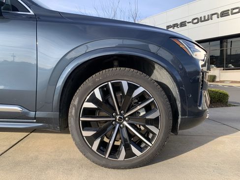 Used 2025 Volvo XC90 B6 Plus image 13