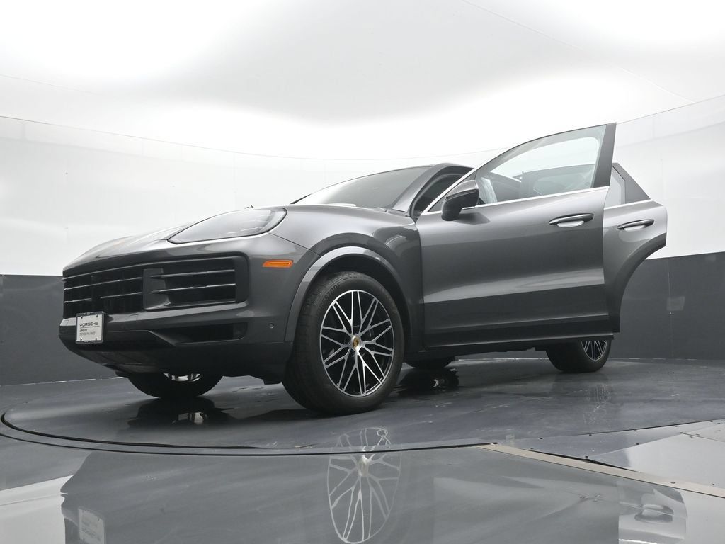 Certified 2024 Porsche Cayenne AWD/4WD image 30