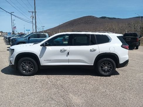 New 2026 GMC Acadia Elevation w/ LPO, Floor Liner Package AWD/4WD image 4