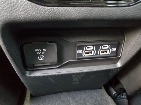 New 2025 Jeep Grand Cherokee 4WD image 28