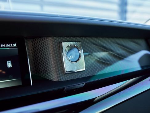 Used 2024 Rolls-Royce Phantom Sedan image 96