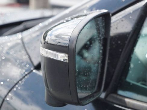 Used 2020 Nissan Pathfinder Platinum image 13