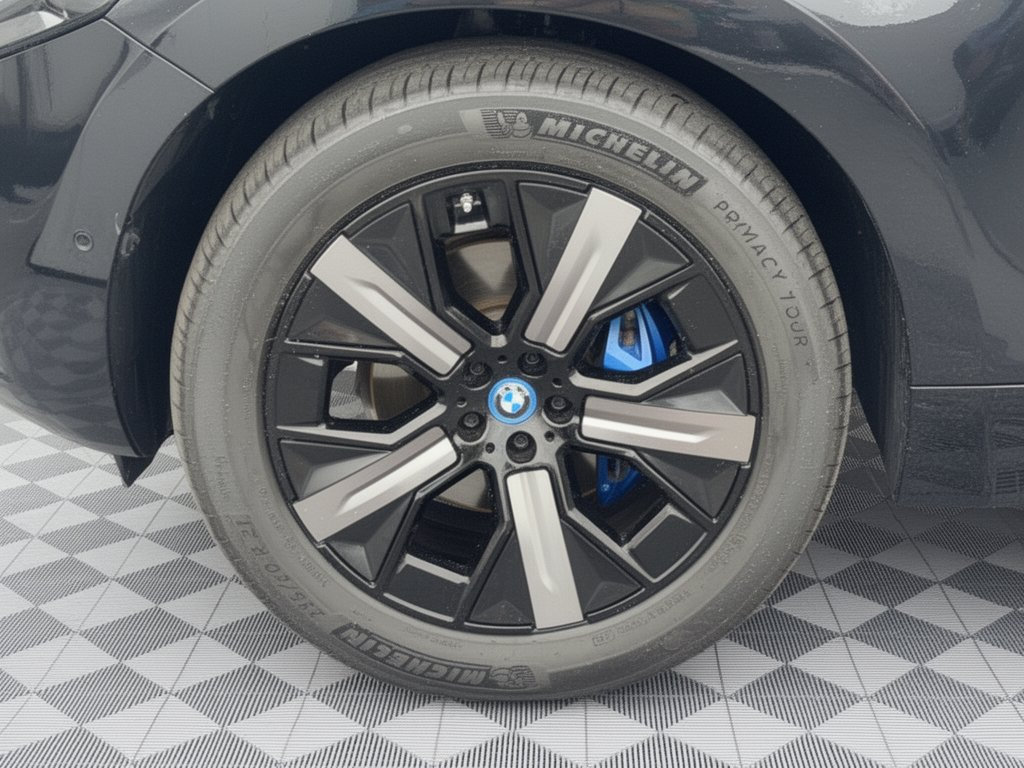 Certified 2024 BMW iX xDrive50 w/ Sport Package AWD/4WD image 13