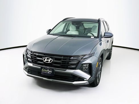 Used 2025 Hyundai Tucson SEL FWD image 3