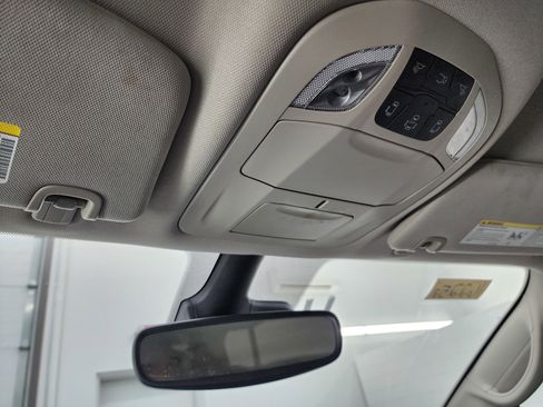 Used 2024 Chrysler Pacifica Touring-L image 13