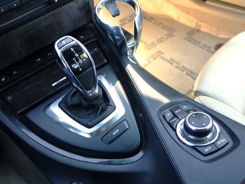 Used 2009 BMW 650i Convertible image 32