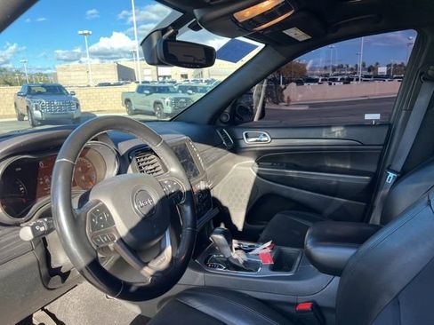 Used 2022 Jeep Grand Cherokee Laredo X image 29