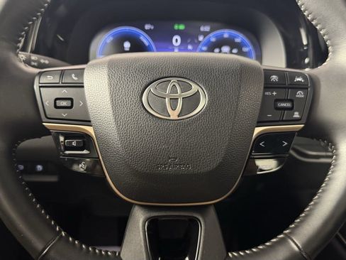 Used 2025 Toyota Crown w/ Advanced Technology Package AWD/4WD image 17