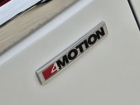 Used 2022 Volkswagen Atlas SEL R-Line AWD/4WD image 9