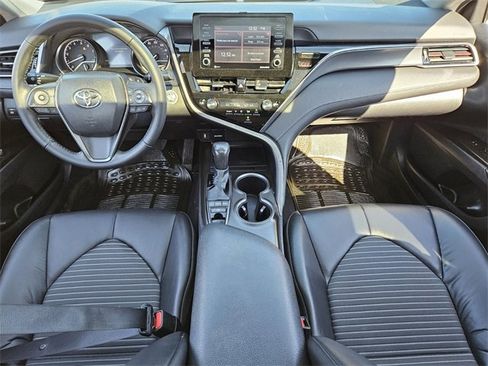 Used 2023 Toyota Camry SE image 8