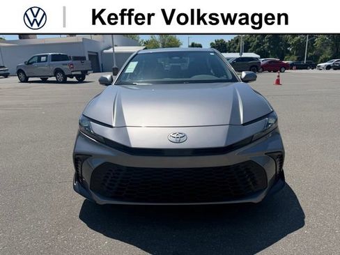 Used 2025 Toyota Camry SE FWD image 8