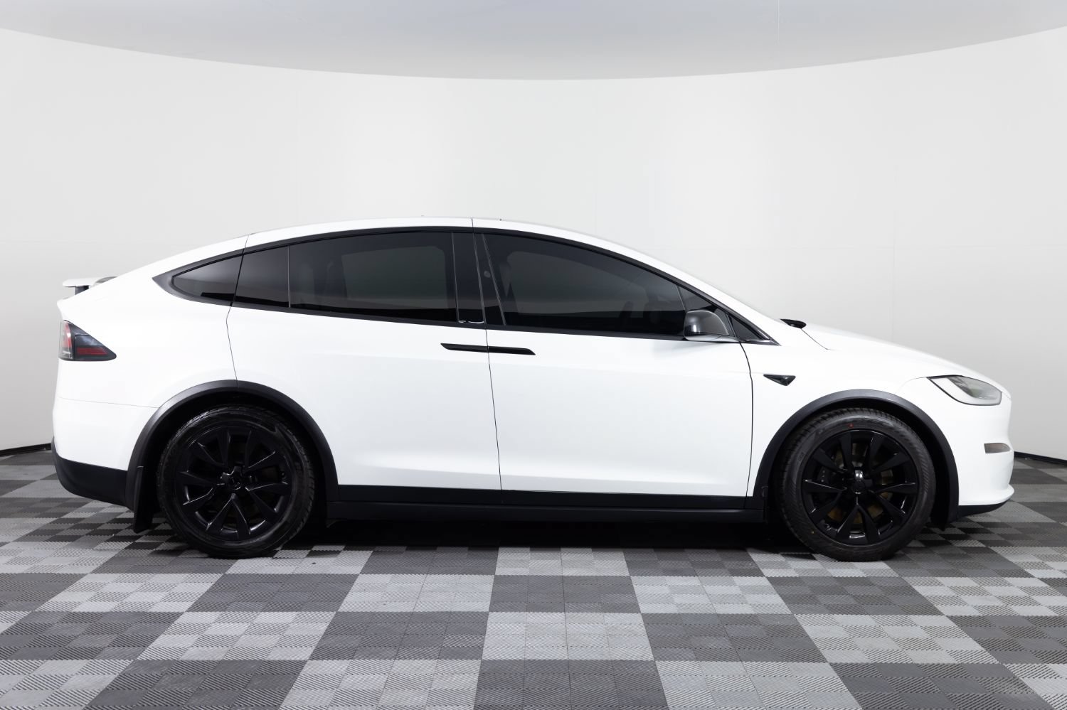 Used 2023 Tesla Model X AWD/4WD image 9
