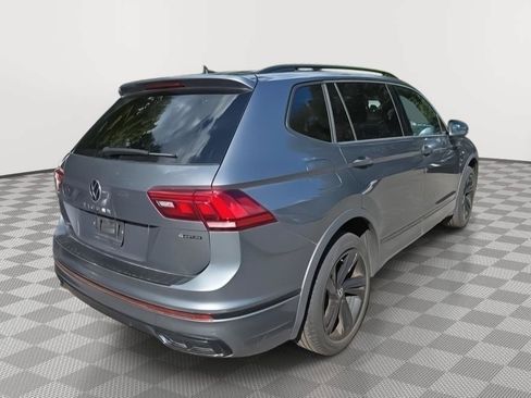 Used 2024 Volkswagen Tiguan SE R-Line AWD/4WD image 3