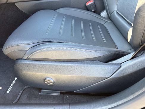 Used 2025 Mercedes-Benz C 300 Sedan image 17