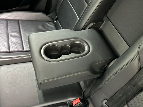 Used 2019 Porsche Cayenne Sport Utility 4D image 48