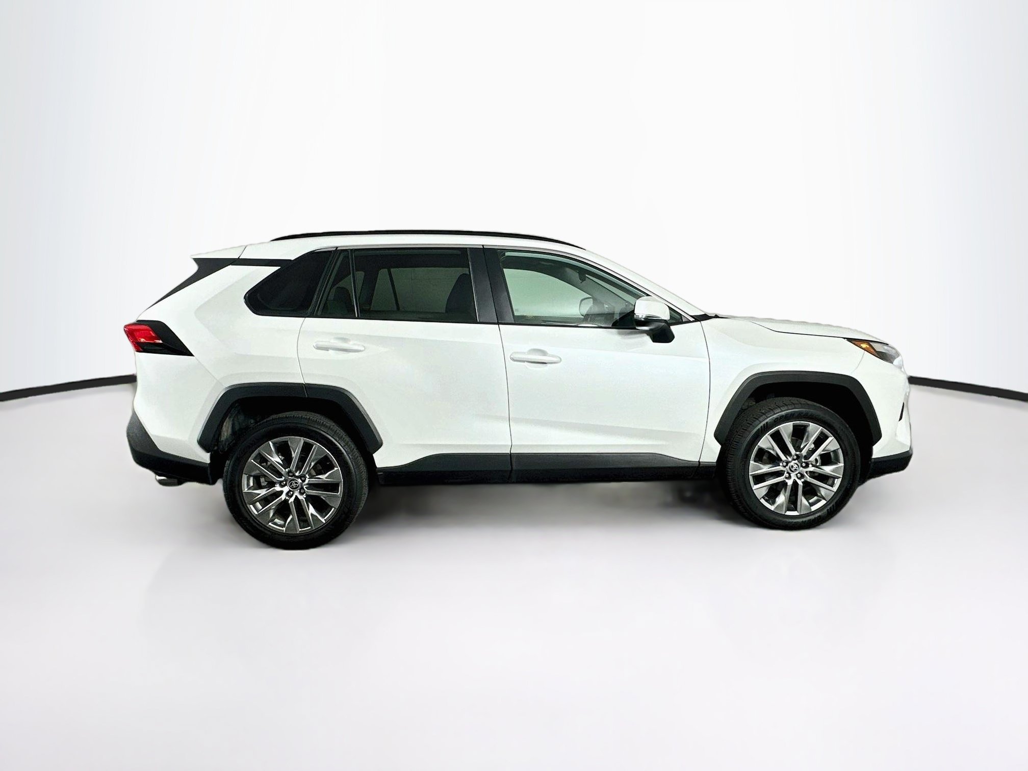 Used 2023 Toyota RAV4 XLE Premium AWD/4WD image 10