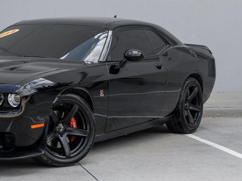 Used 2022 Dodge Challenger R/T Scat Pack w/ Plus Package RWD image 15