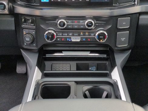 Certified 2025 Ford F250 Lariat w/ Lariat Ultimate Package AWD/4WD image 18