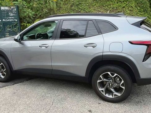Used 2025 Chevrolet Trax LT w/ Driver Confidence Package image 6