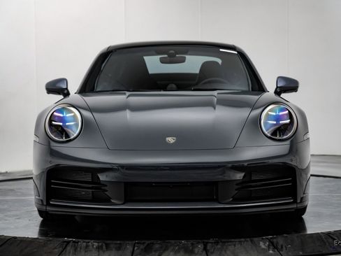 Used 2025 Porsche 911 Carrera T RWD image 27