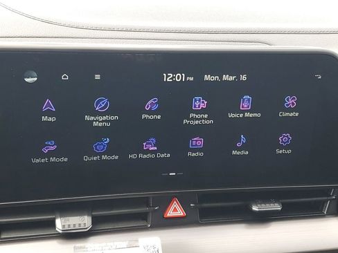 Used 2023 Kia Sportage EX image 16