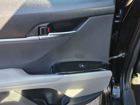 Used 2019 Toyota Camry LE image 27