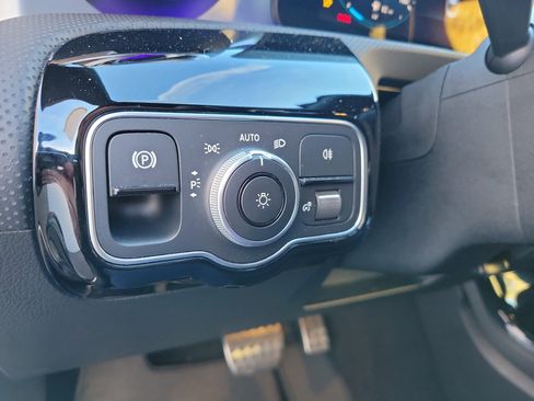 Used 2023 Mercedes-Benz CLA 250 image 34