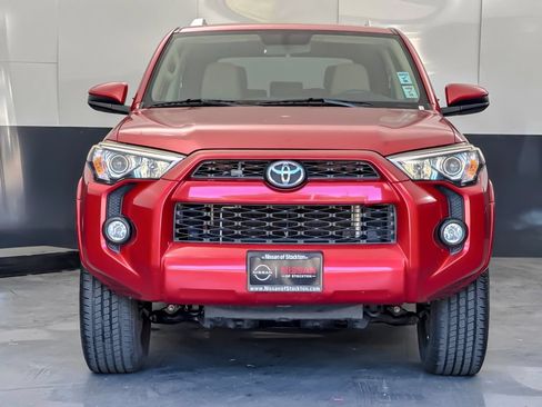 Used 2018 Toyota 4Runner SR5 AWD/4WD image 8