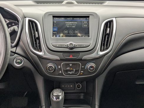 Used 2019 Chevrolet Equinox LT image 18