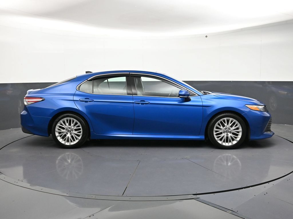 Used 2019 Toyota Camry XLE FWD image 6