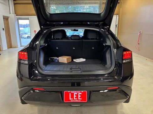 New 2026 Nissan Leaf Platinum+ w/ Cargo Package (Platinum+) FWD image 16