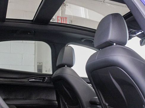 Used 2022 Alfa Romeo Stelvio Ti image 7