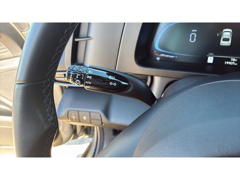 Certified 2025 Hyundai Elantra Sport FWD image 21