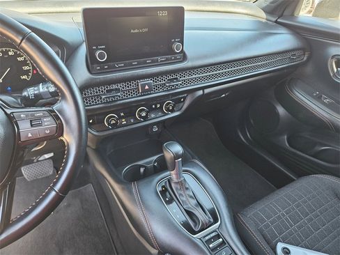 Used 2025 Honda HR-V Sport image 20