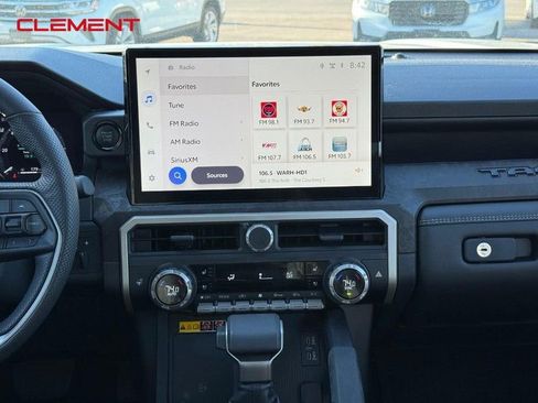 Used 2025 Toyota Tacoma Limited image 15