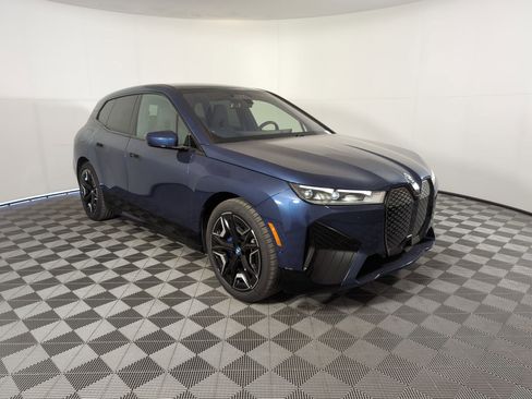 Used 2025 BMW iX xDrive50 w/ Premium Package image 6