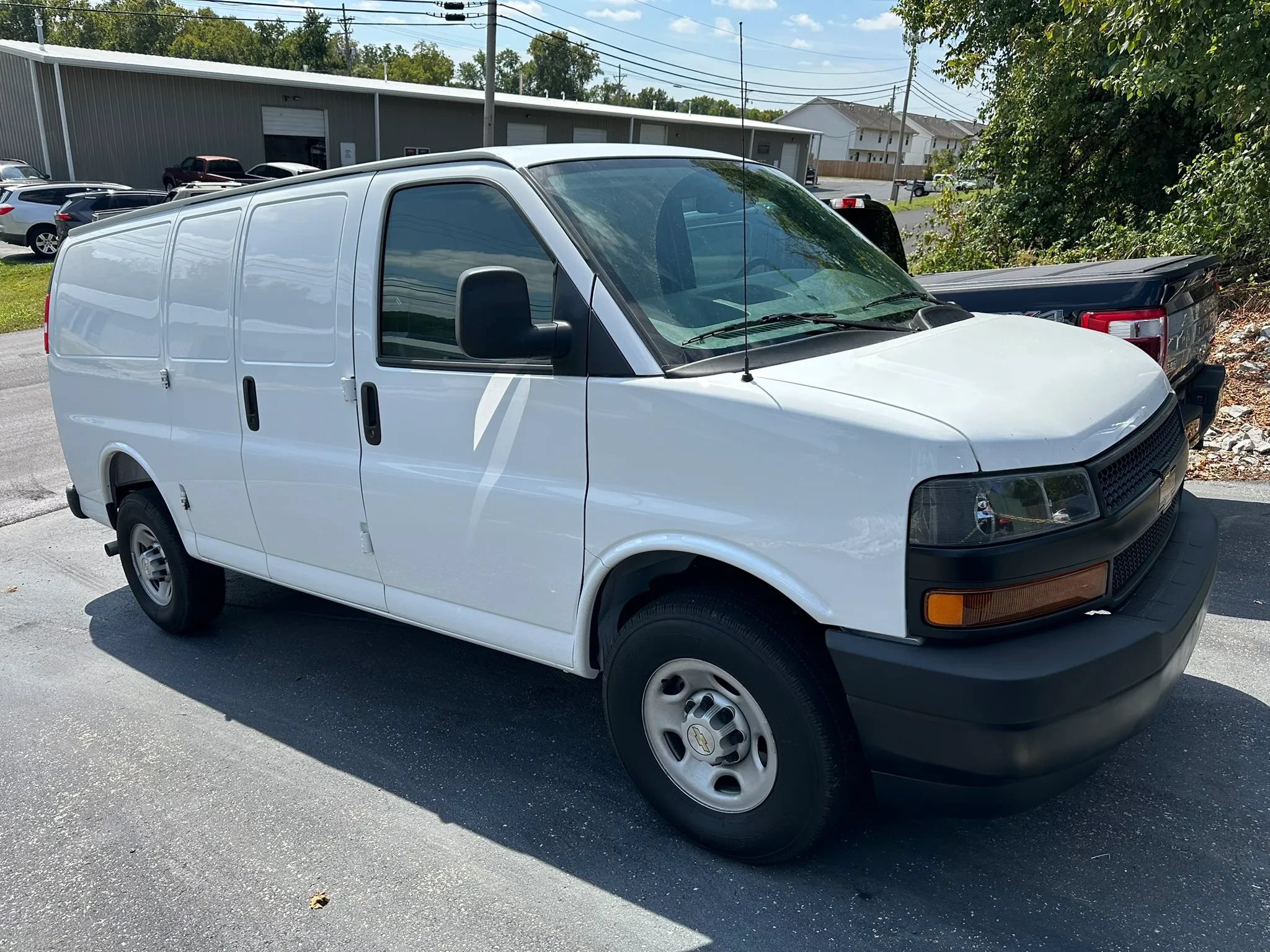 Used 2026 Chevrolet Express 2500 w/ Driver Convenience Package RWD image 2