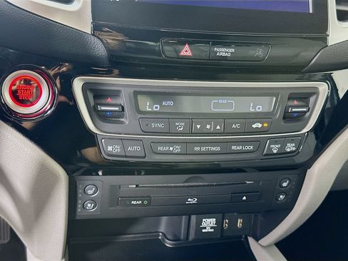 Certified 2017 Honda Pilot Elite image 15