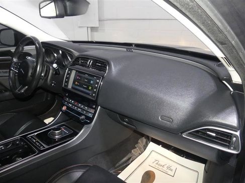Used 2018 Jaguar XE Prestige AWD/4WD image 24