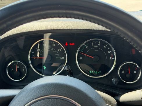 Used 2017 Jeep Wrangler Sport w/ Quick Order Package 23S AWD/4WD image 11