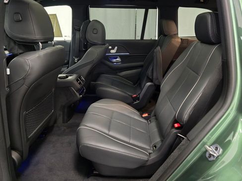 New 2026 Mercedes-Benz GLS 580 4MATIC image 19