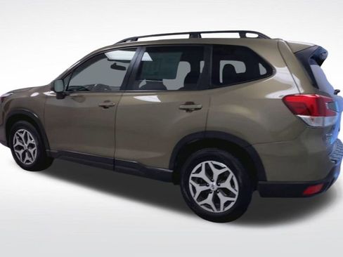 Used 2023 Subaru Forester Premium image 6
