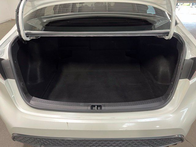 Used 2020 Toyota Corolla SE w/ Carpet Mat Package (TMS) FWD image 17