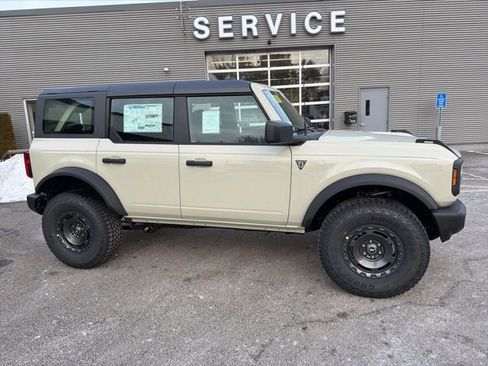 New 2025 Ford Bronco 4-Door w/ Sasquatch Package image 2