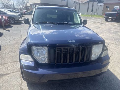 Used 2012 Jeep Liberty Sport image 1