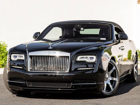 Certified 2018 Rolls-Royce Dawn RWD image 23