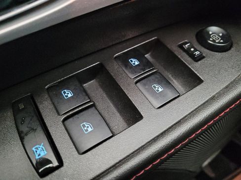 Used 2015 Chevrolet Equinox LTZ image 27